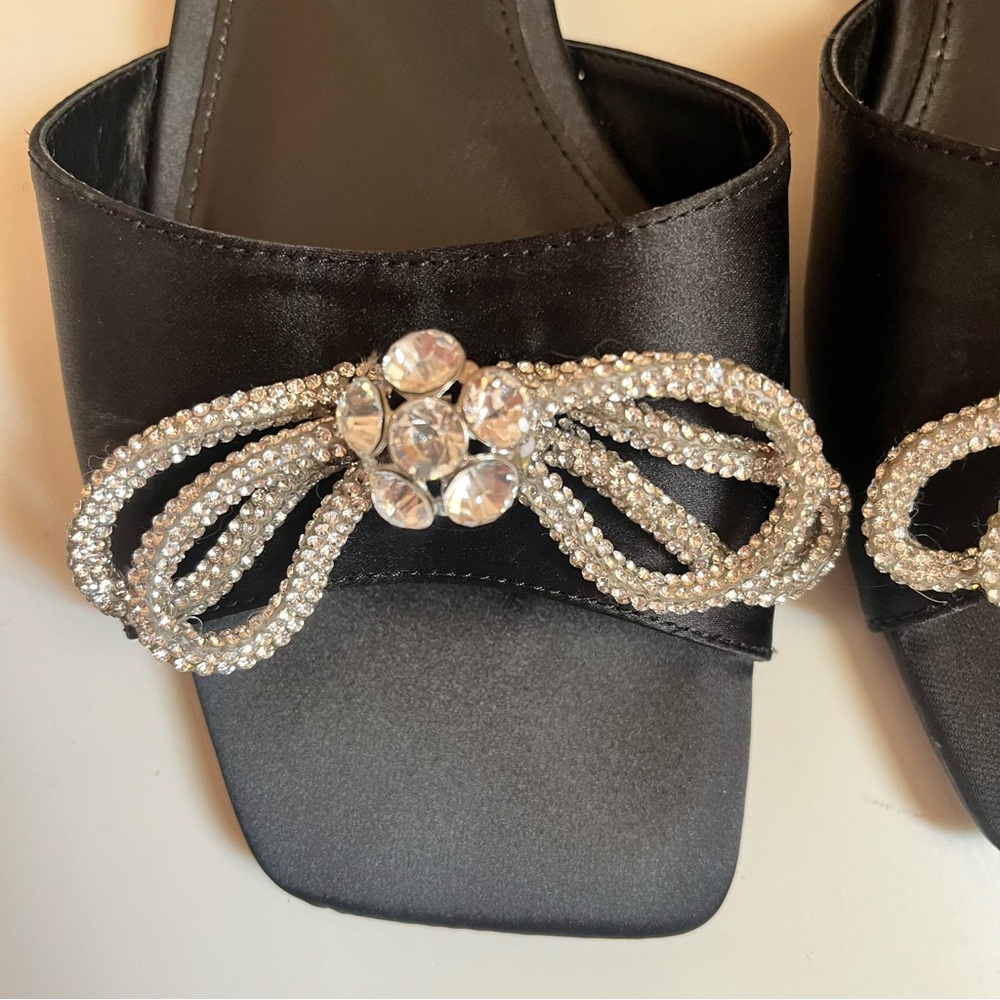 Steven Madden Veda Diamond Bow Flat Sandals Black Satin - Picture 4 of 6